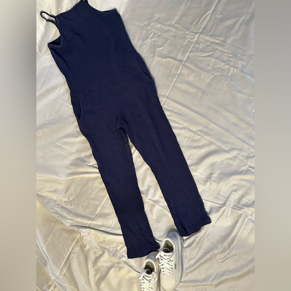 💸⬇️🎉HOST PICK🎉*EUC* Cloth & Stone Women Blue Jumpsuit with Pockets | Size M - Picture 6 of 12